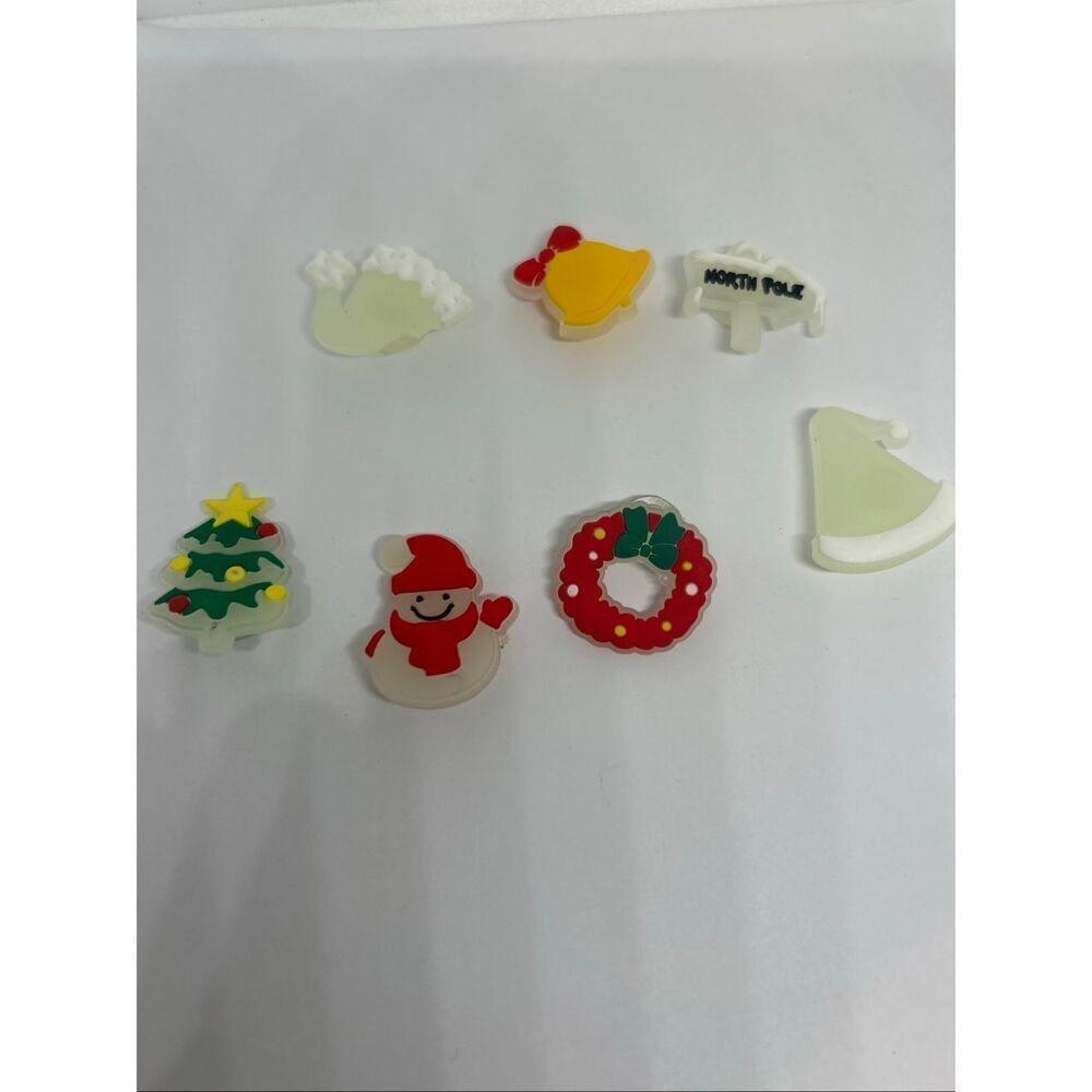 7pc Glow-in-the-Dark Christmas Shoe/Bag Charm Set 🎅🌟❄️